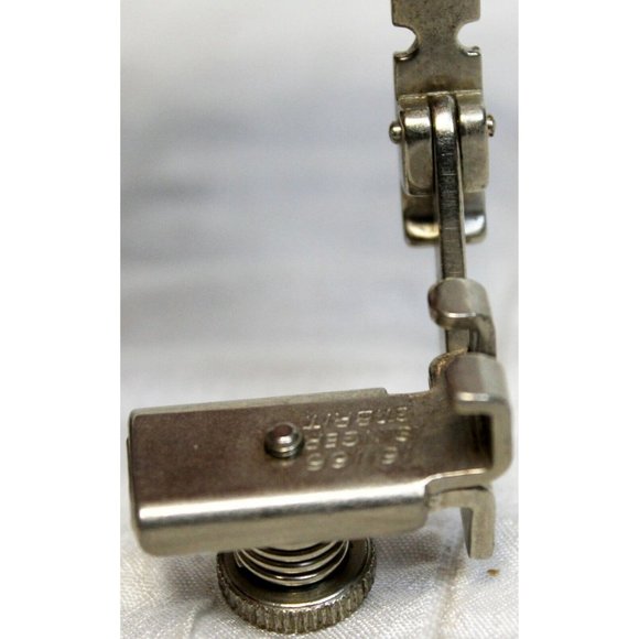 Vtg Singer Zipper Foot #161165 Dlant Shank Sewing Machine Attachment - Picture 7 of 7